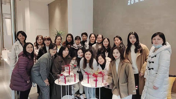 巧手做烘焙，甜蜜好時光——地產(chǎn)集團(tuán)工會舉辦婦女節(jié)主題烘焙活動