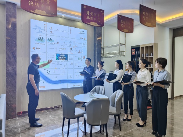 王思軍出席徽鹽地產(chǎn)集團黨委理論學習中心組學習擴大會