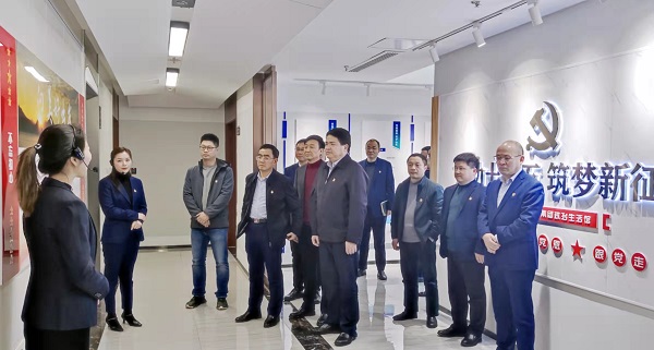 羅太忠一行到徽鹽地產(chǎn)集團調(diào)研指導工作