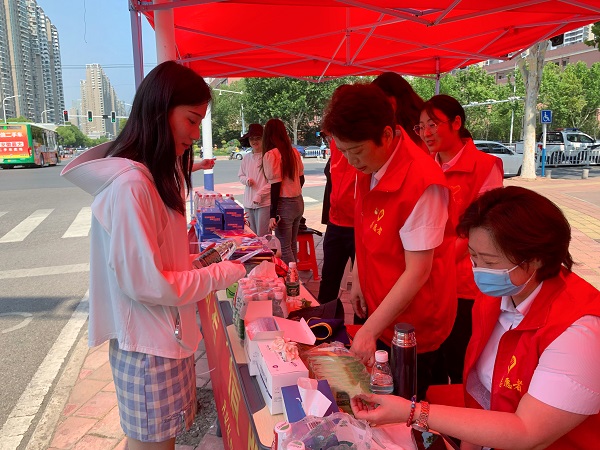 助力學子圓夢，踐行國企擔當  安徽鹽業(yè)地產(chǎn)集團組織愛心助考公益活動